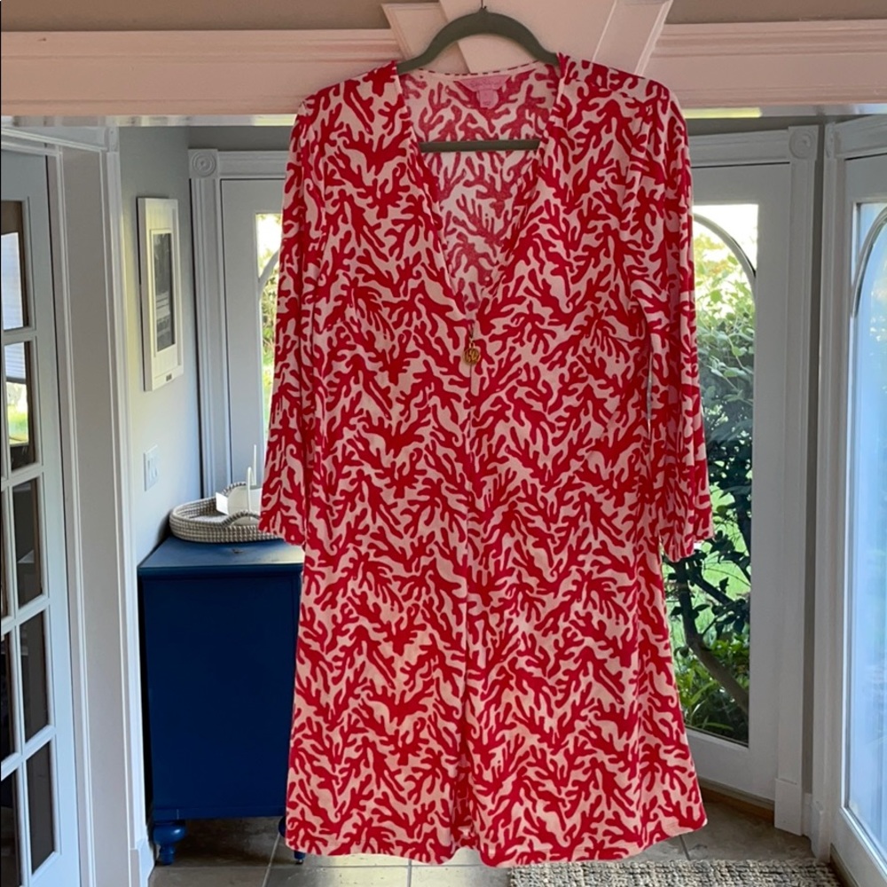 Lily Pulitzer terry cloth cover up side L like new